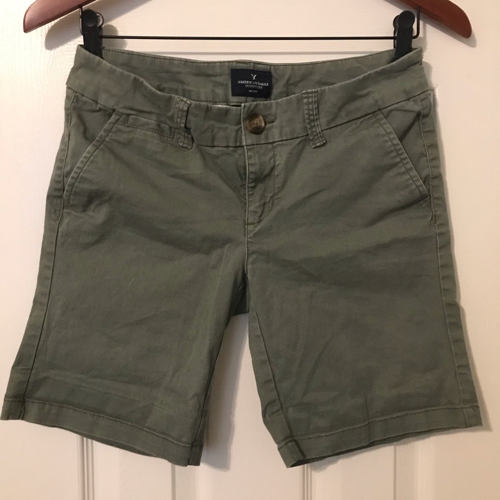 American Eagle Bermuda Shorts